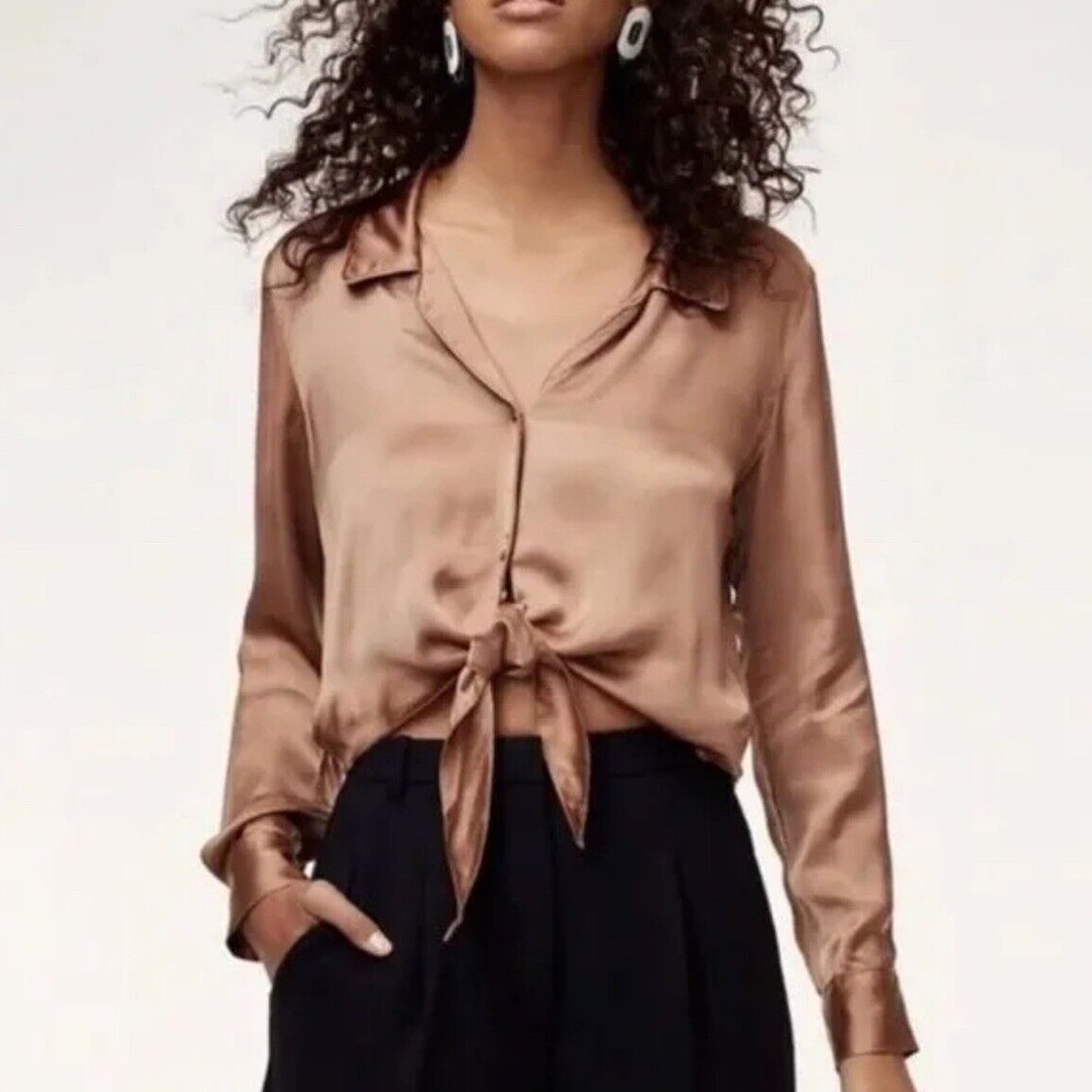 Aritzia Wilfred Peaufiner front tie satin blouse